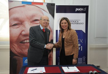 Servicio Nacional del Adulto Mayor y PUCV firman convenio de colaboración - Foto 1