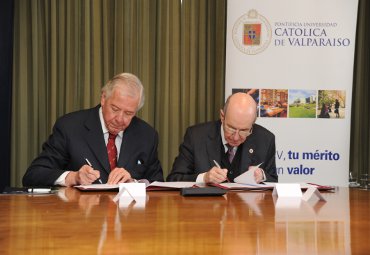 PUCV firma convenio de colaboración con la Sociedad de Fomento Fabril - Foto 1
