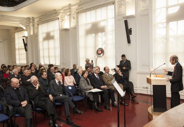 PUCV confiere grado de Doctor Scientiae et Honoris Causa a destacado abogado Eduardo Vío Grossi - Foto 4