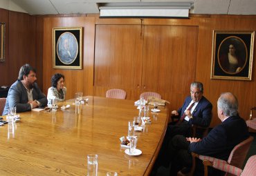 Embajador de Chile en Guatemala visitó la PUCV para avanzar en ámbitos de cooperación internacional - Foto 2