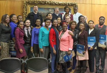 PUCV finaliza exitoso diplomado con estudiantes del Caribe anglófono - Foto 1