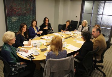 PUCV participa en Mesa Redonda de conversación sobre temas mineros en la Embajada de Canadá