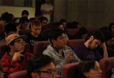 Escuela de Periodismo recibe a destacado académico del grupo de fundadores de BBCNews.com - Foto 2