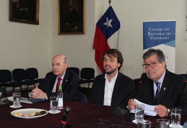 Consejo de Rectores de Valparaíso firma protocolo con el alcalde Jorge Sharp para potenciar el ámbito universitario - Foto 4
