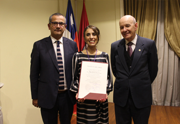 Ex alumna Ximena Urbina se incorpora como Miembro de Número a la Academia Chilena de la Historia