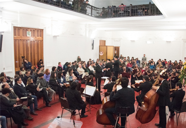 Violinista chileno-alemán Manuel Druminski y la Orquesta de Cámara PUCV brindan concierto por el Día del Sagrado Corazón