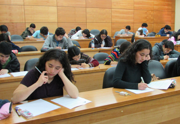 Estudiantes de establecimientos escolares regionales participaron en Olimpiada Nacional de Matemática 2019 en sede IMA PUCV - Foto 1