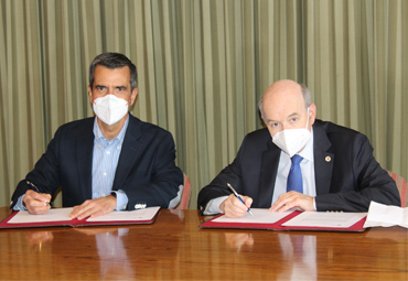PUCV y Cemin firman convenio de colaboración - Foto 1