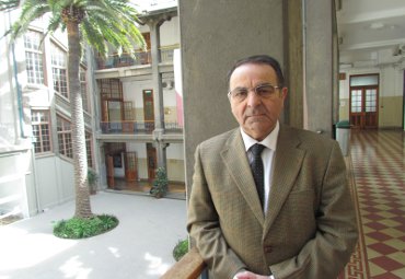 Investirán a académico Kamel Harire como Profesor Emérito PUCV