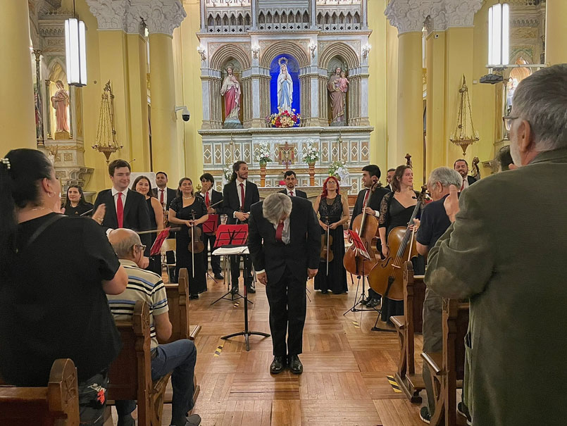 Orquesta realiza concierto en beneficio de familias damnificadas por incendio en Viña del Mar