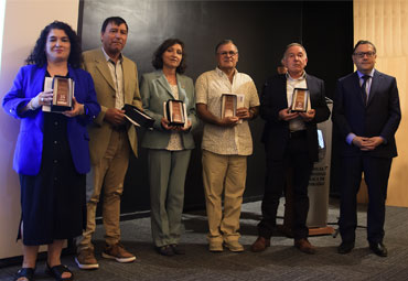 Universidad reconoce a sus trabajadores y trabajadoras por años de servicio