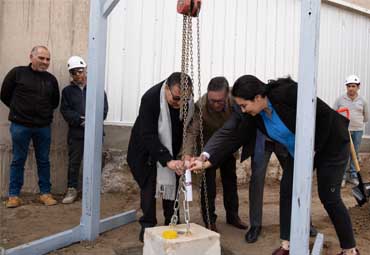 Bendicen e instalan primera piedra de edificio destinado a estudiantes de Ingeniería - Foto 1