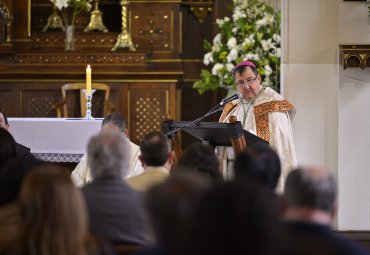 Monseñor Jorge Vega hace un llamado a rezar por la paz en Chile durante Liturgia Ecuménica
