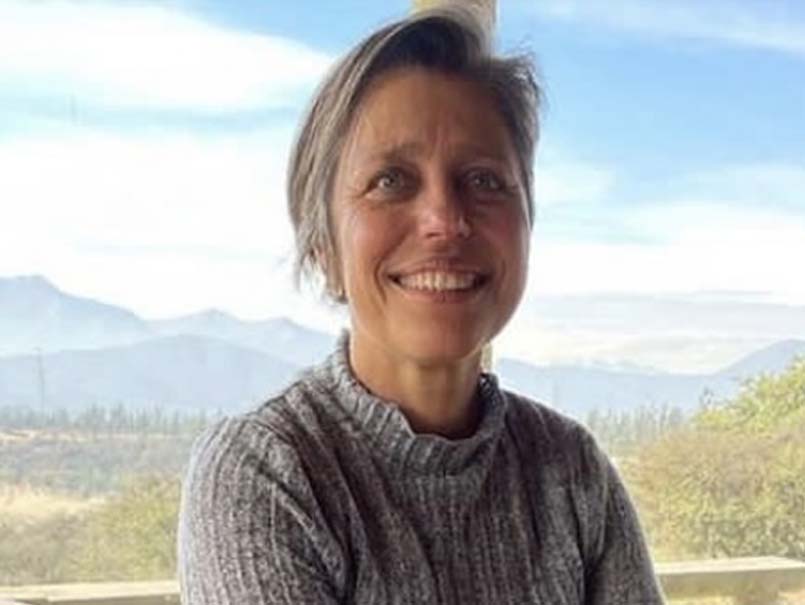 Doctora en Lingüística PUCV recibe premio de la Academia Chilena de la Lengua