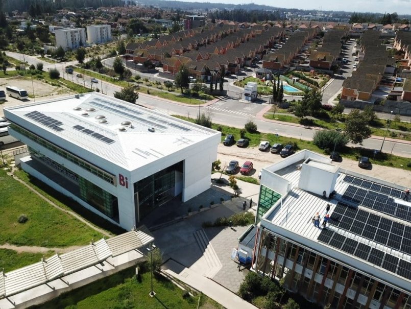 PUCV cuenta con la segunda planta solar universitaria más grande de Chile