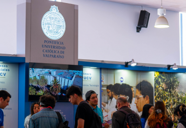 PUCV tiene importante presencia en Feria Vocacional SIAD 2023 de Valparaíso