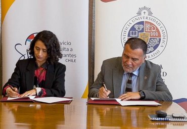 PUCV y Fundación Servicio Jesuita a Migrantes firman acuerdo