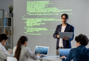 Estudiantes de Educación Especial ocuparán Inteligencia Artificial en asignatura sobre neurociencia - Foto 1