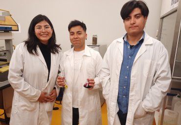 Estudiantes crean plumón con tinta hecha en base a residuos orgánicos