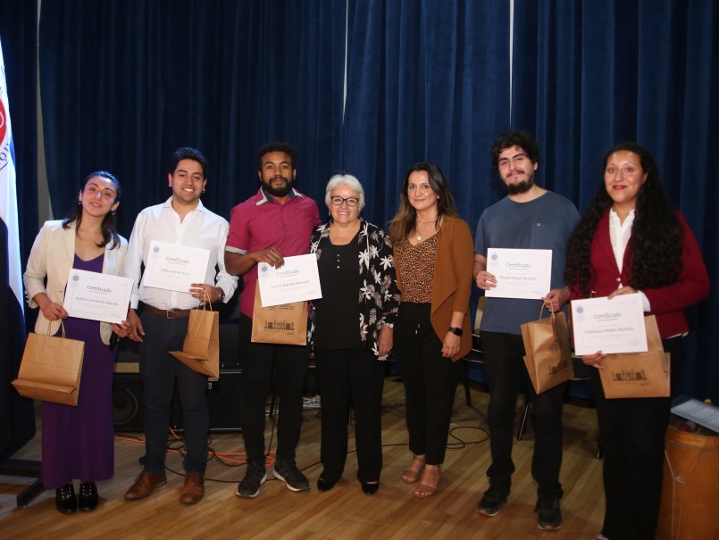 PUCV realiza ceremonia para destacar el rol de los profesores principiantes