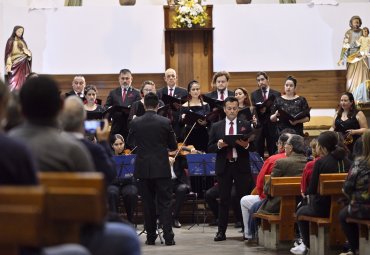 Con concierto en Parroquia de Reñaca Orquesta y Coro de Cámara PUCV cierran temporada de verano