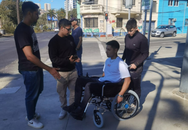 Estudiantes identifican obstáculos para transeúntes con movilidad reducida