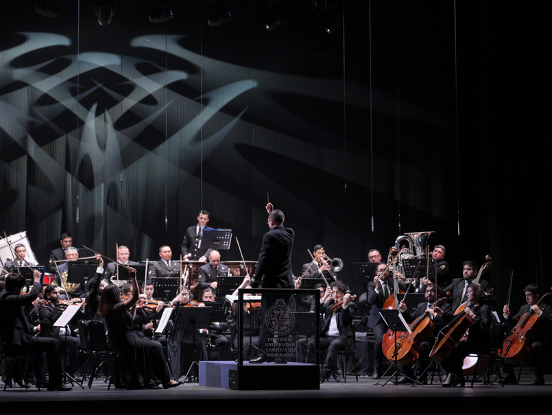 Con música clásica y popular la PUCV rindió homenaje a las Glorias Navales