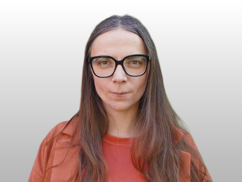 Profesora Amalia Cross inaugura exposición en el Museo de la Solidaridad