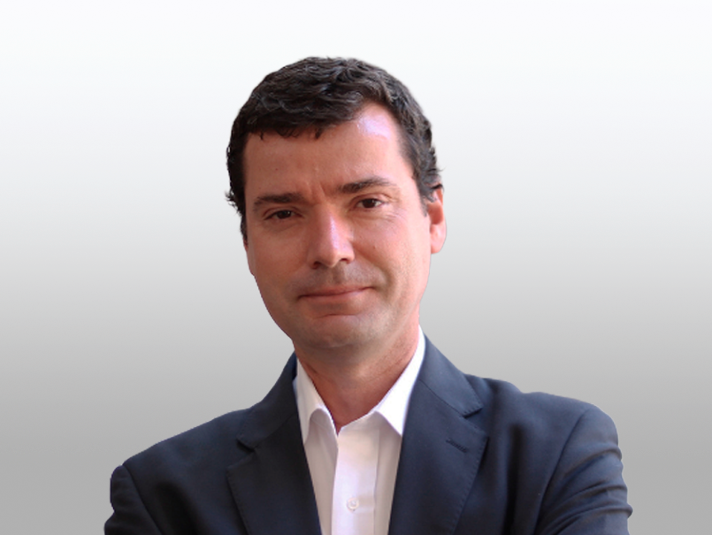 Académico Johann Benfeld es promovido a la jerarquía de Profesor Titular