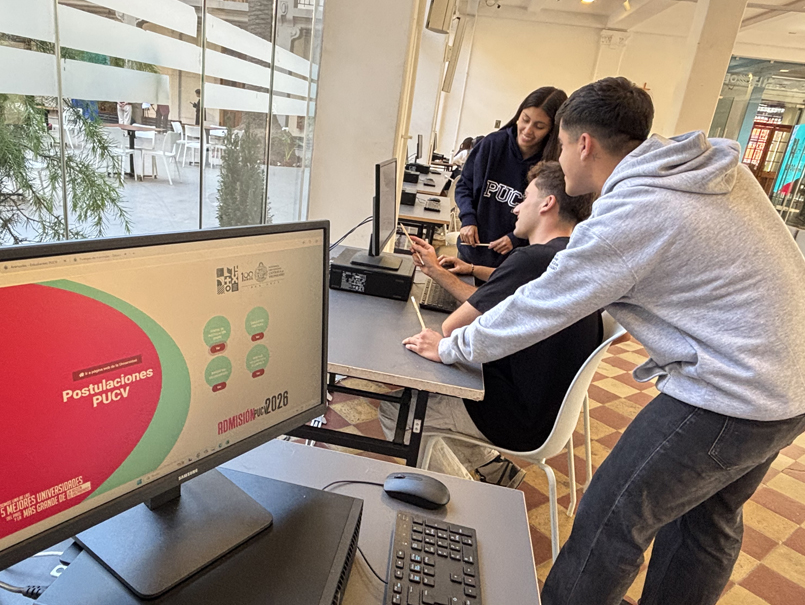 Admisión 2026: Universidad refuerza atención presencial y orientación a postulantes