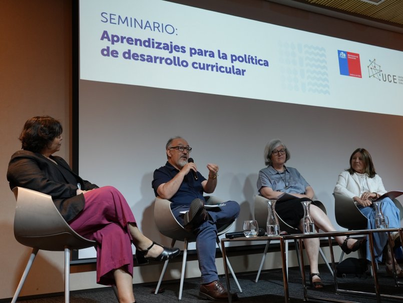 Centro EduInclusiva impulsa diálogo nacional sobre el futuro de la política curricular