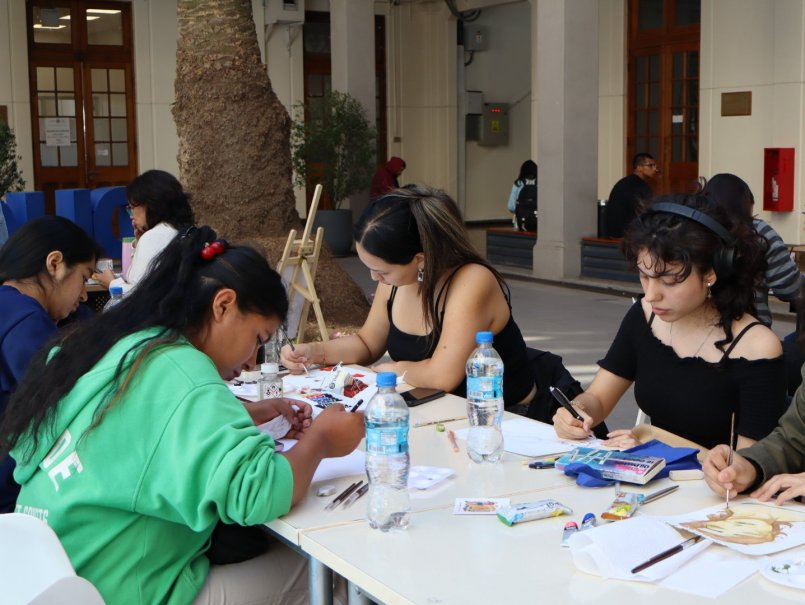 Universidad realizó primer Encuentro de Pintura in situ para imaginar la equidad de género