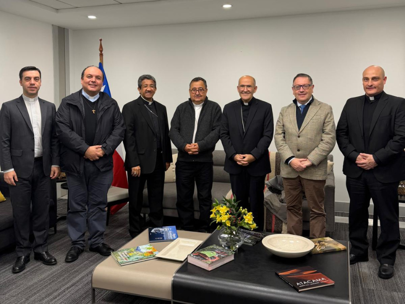 Delegación PUCV se reúne con el Cardenal José Tolentino de Mendonça en su llegada a Chile
