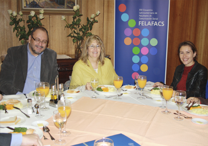 Directores de facultades de Comunicación de la Región de Valparaíso celebran reunión con la doctora Patricia Nigro