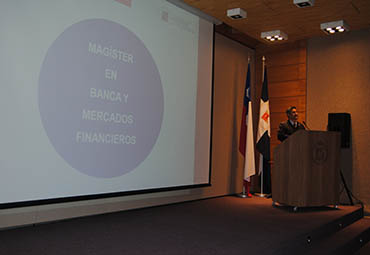 Magíster en Banca y Mercados Financieros PUCV inicia su proceso de admisión con Conferencia de subgerente del Banco Santander