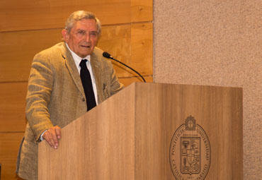 Auditorio del Centro de Estudios Avanzados y Extensión es nombrado en honor a Fernando Rosas