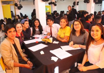 Instituto de Filosofía colabora en Encuentro Juvenil de Colegio Rayen Caven