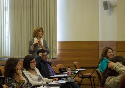 Catedrática española Silvia Barona impartió clases en el Diplomado en Gestión de Conflictos de la PUCV