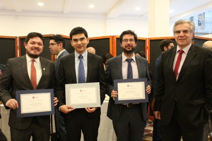 Académicos de la Facultad de Ingeniería recibieron premios por Excelencia Docente e Investigación de la PUCV