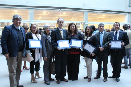 Académicos de la Facultad de Ingeniería recibieron premios por Excelencia Docente e Investigación de la PUCV