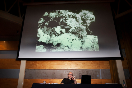 Director de cine español realizó coloquio y estrenó documental