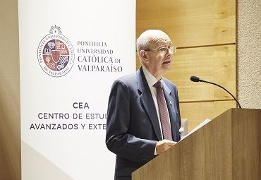 PUCV inauguró año académico en CEA con conferencia de Ronald Bown