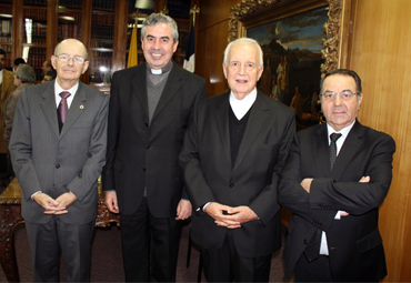 Facultad Eclesiástica de Teología inaugura año académico con conferencia de Monseñor Santiago Silva