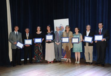 PUCV entregó Premios de Excelencia en Investigación y Docencia Distinguida