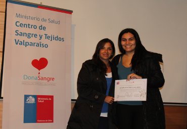 Estudiantes de Tecnología Médica se certifican como promotores de la donación de sangre