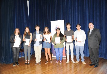 PUCV realiza ceremonia para estudiantes que obtuvieron Beca PUCV y Premio de Honor Rector Rubén Castro