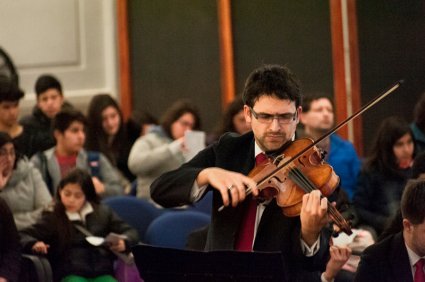 Católica de Valparaíso celebra el Día del Sagrado Corazón con concierto de su Orquesta de Cámara