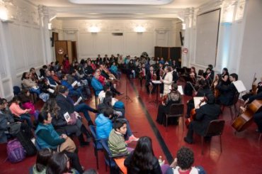 Católica de Valparaíso celebra el Día del Sagrado Corazón con concierto de su Orquesta de Cámara