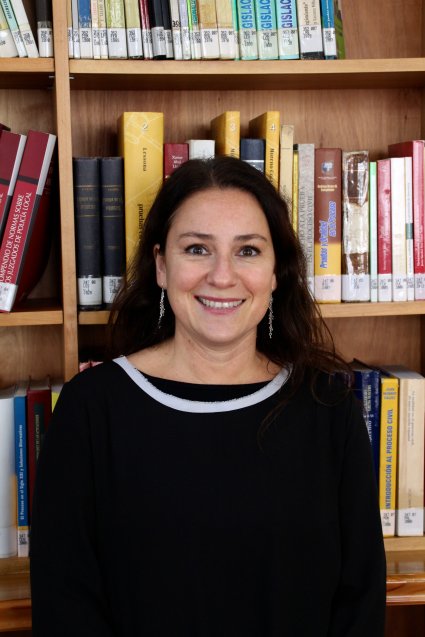 Profesora Andrea Botteselle Mardones es la nueva Directora Ejecutiva de Relaciones Internacionales de la Facultad y de la Escuela de Derecho