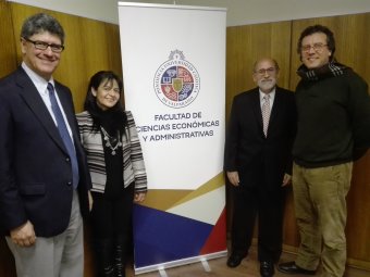 Delegación de la Dominican University visita la PUCV para crear lazos de colaboración